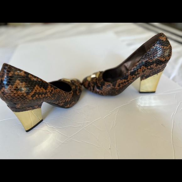 ANDIAMO Women's Anka Pump - Snakeskin Size 6 - Picture 5 of 10